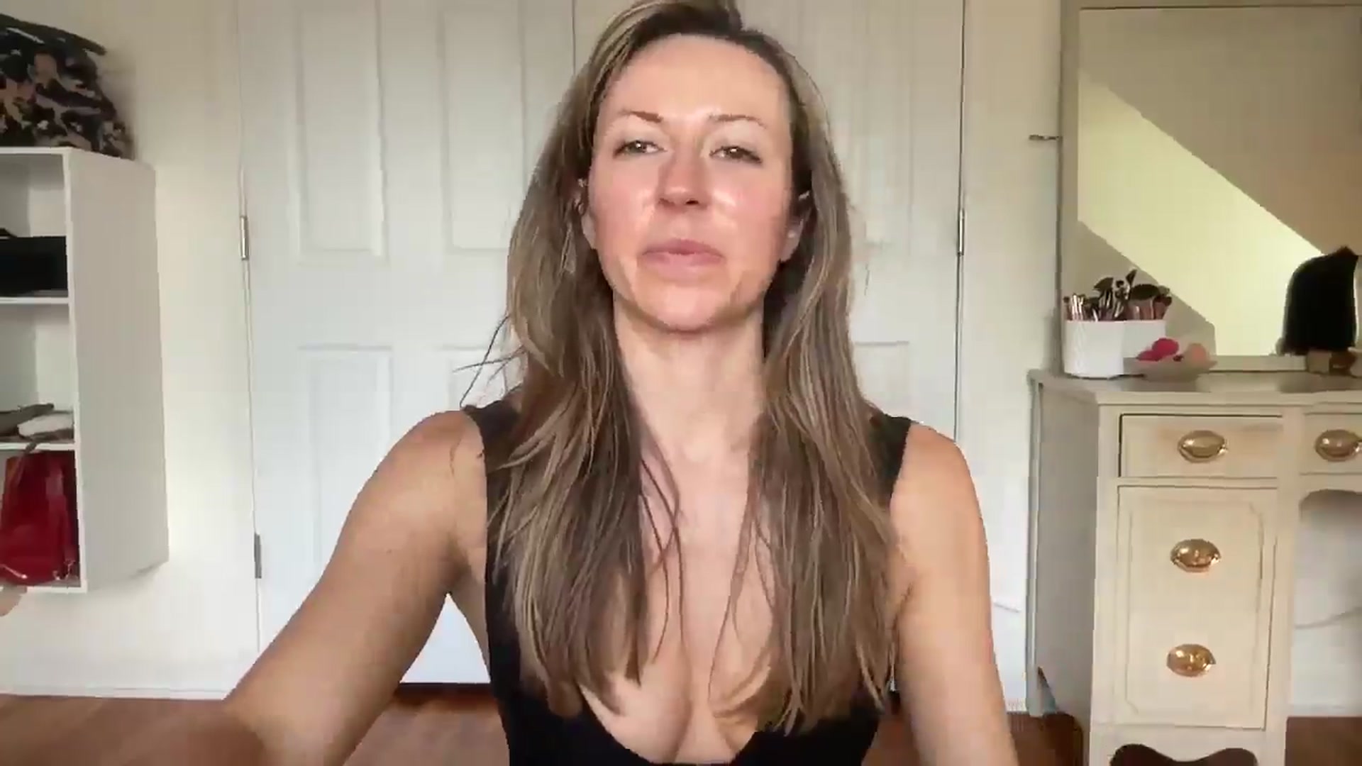 Gallery image thumbnail from bellabaxxxter's myfreecams stream on, 08/18/2025, 15:08 image 15 of 20