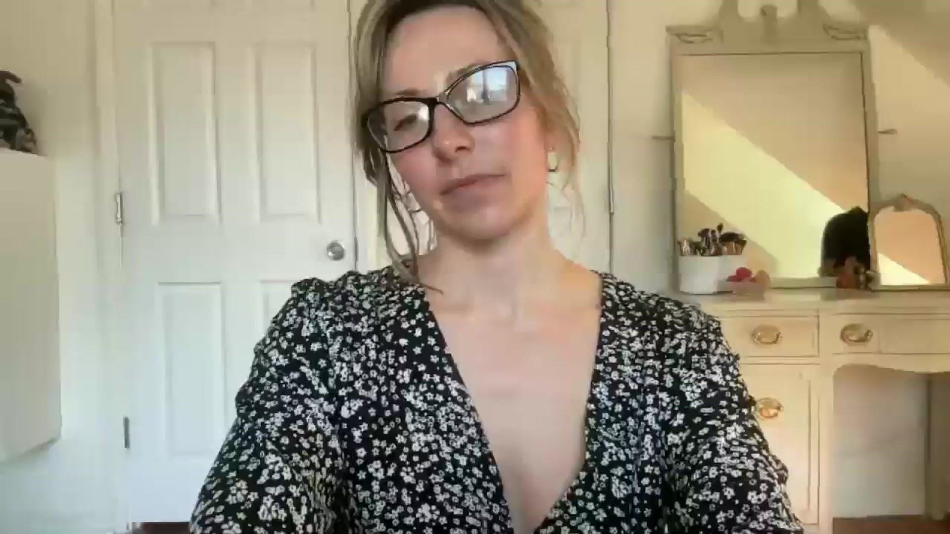 Gallery image thumbnail from bellabaxxxter's myfreecams stream on, 08/19/2025, 14:48 image 17 of 20