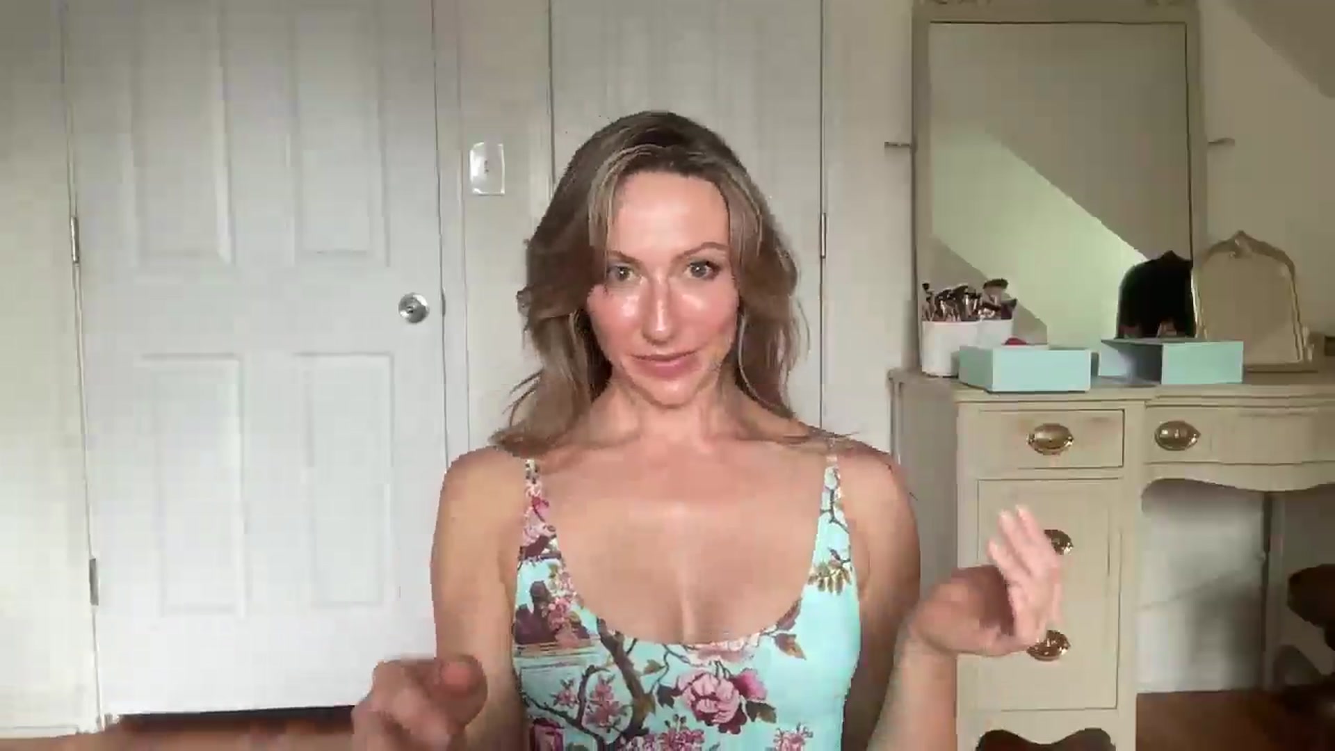 Gallery image thumbnail from bellabaxxxter's myfreecams stream on, 08/20/2025, 19:28 image 12 of 20