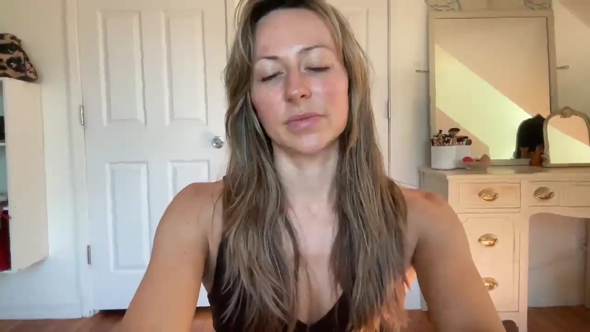 Gallery image thumbnail from bellabaxxxter's myfreecams stream on, 08/25/2025, 14:32 image 7 of 20
