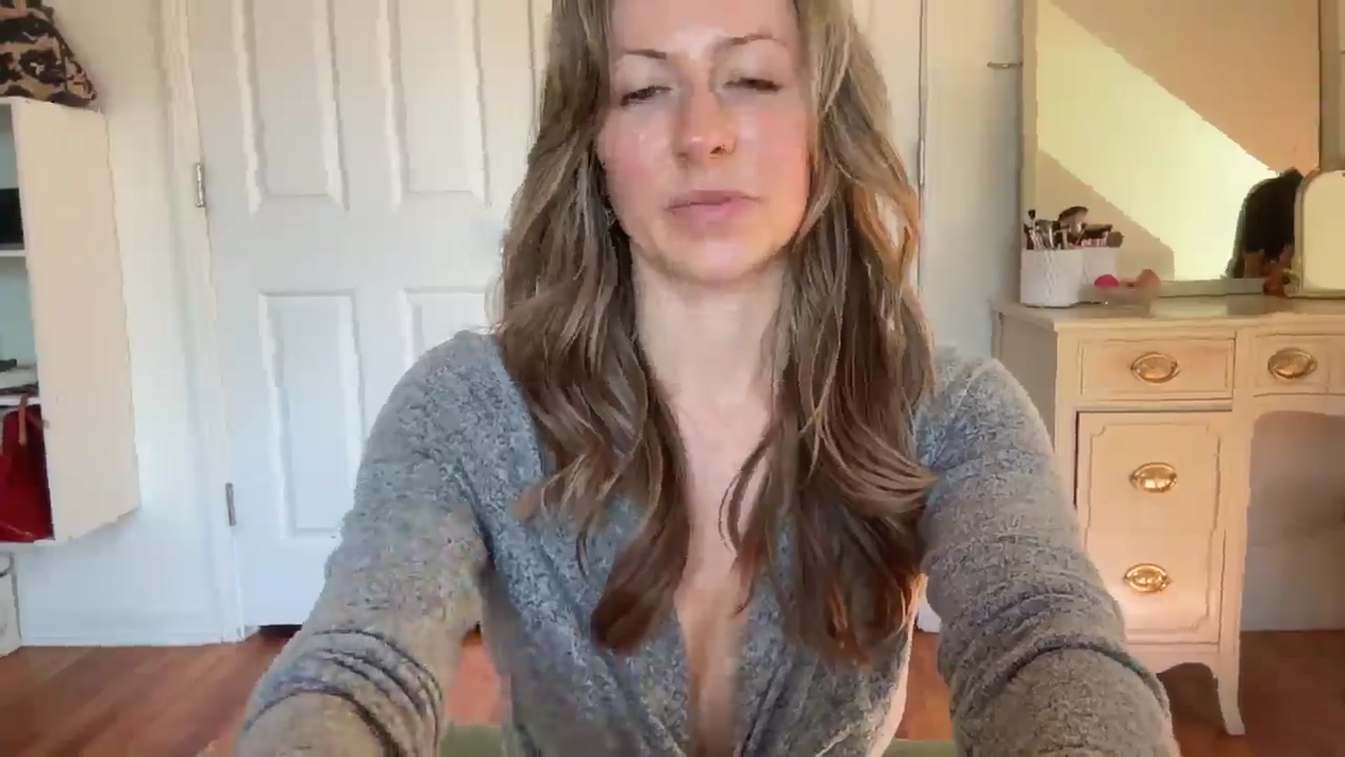 Gallery image thumbnail from bellabaxxxter's myfreecams stream on, 08/27/2025, 15:23 image 6 of 20