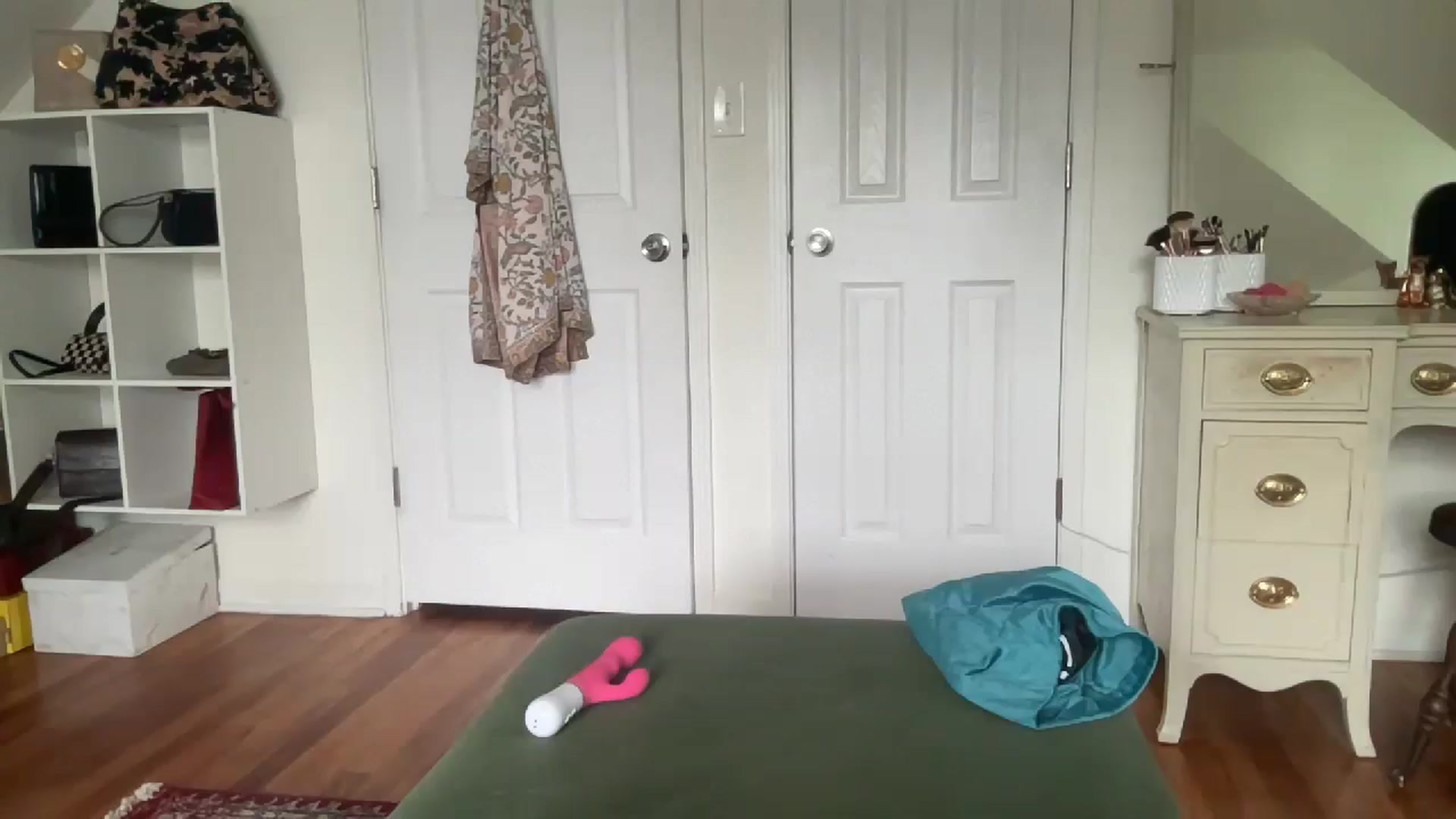 Gallery image thumbnail from bellabaxxxter's myfreecams stream on, 09/24/2025, 16:02 image 15 of 20