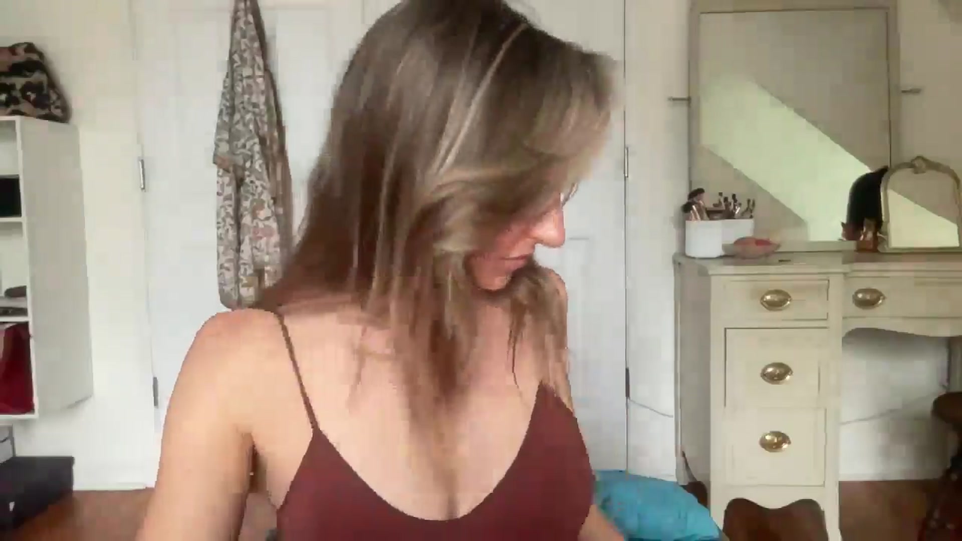 Gallery image thumbnail from bellabaxxxter's myfreecams stream on, 10/07/2025, 16:01 image 13 of 20