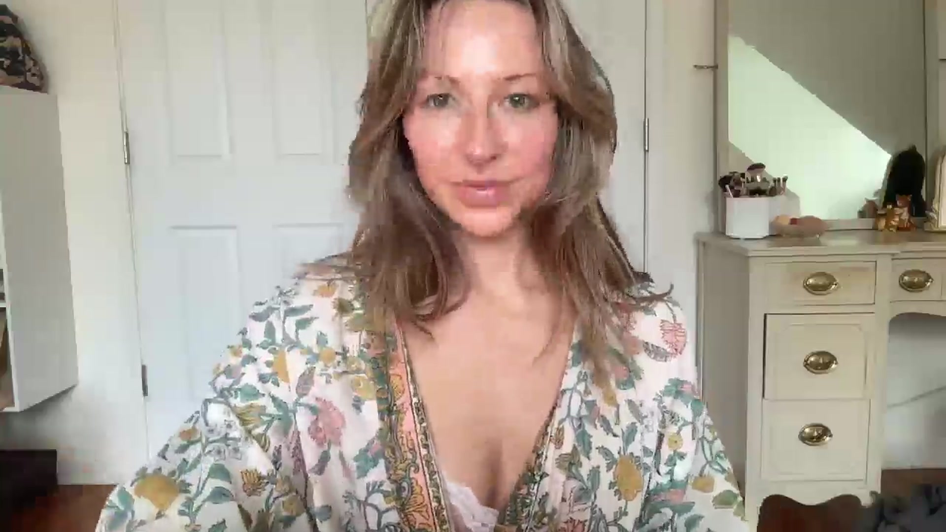 Gallery image thumbnail from bellabaxxxter's myfreecams stream on, 10/27/2025, 16:58 image 4 of 20