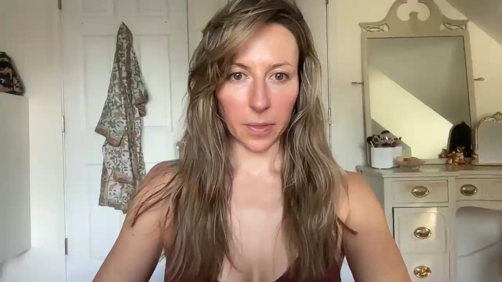 Gallery image thumbnail from bellabaxxxter's myfreecams stream on, 10/28/2025, 15:01 image 3 of 20