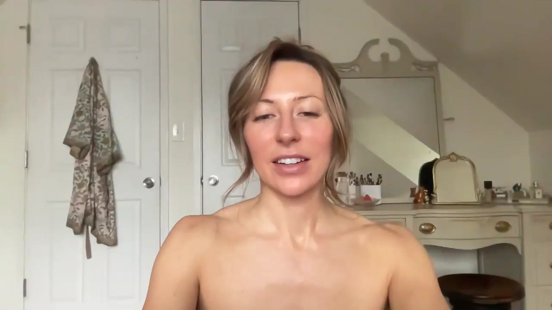 Gallery image thumbnail from bellabaxxxter's myfreecams stream on, 01/14/2026, 15:46 image 5 of 20
