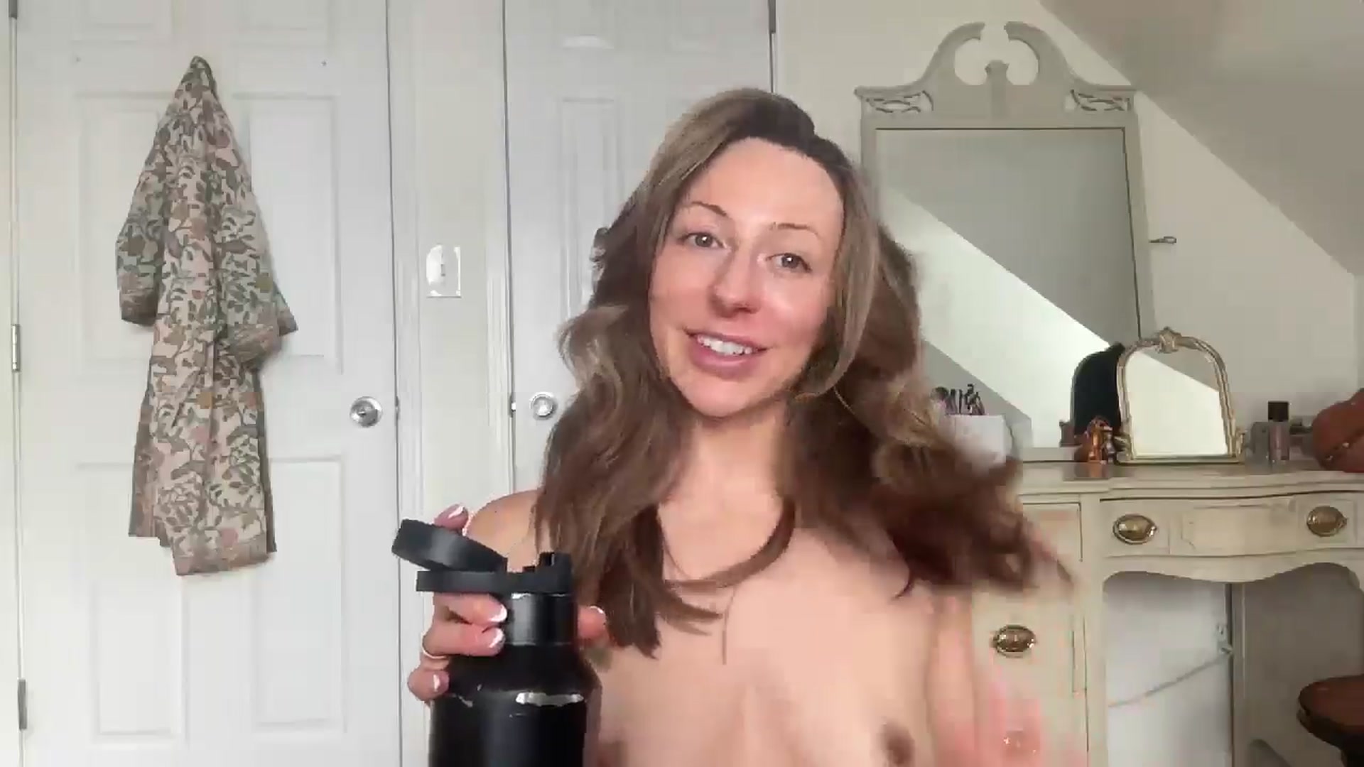 Gallery image thumbnail from bellabaxxxter's myfreecams stream on, 01/29/2026, 16:23 image 4 of 20