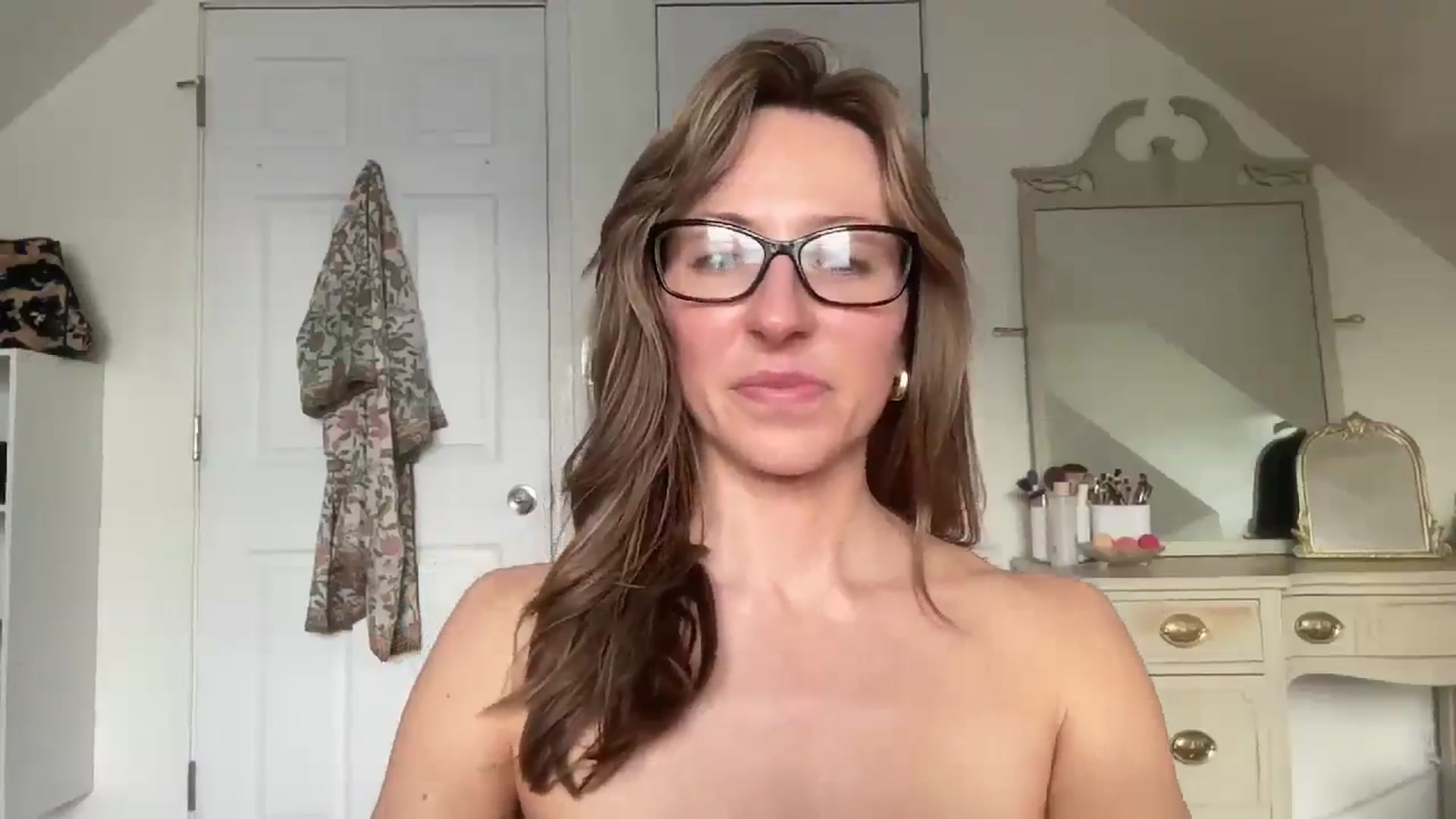 Gallery image thumbnail from bellabaxxxter's myfreecams stream on, 02/17/2026, 19:39 image 15 of 20