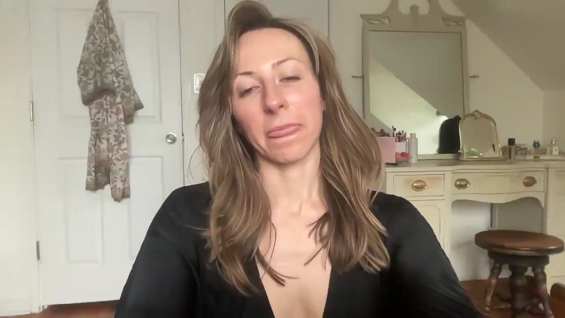 Gallery image thumbnail from bellabaxxxter's myfreecams stream on, 03/10/2026, 15:49 image 4 of 20