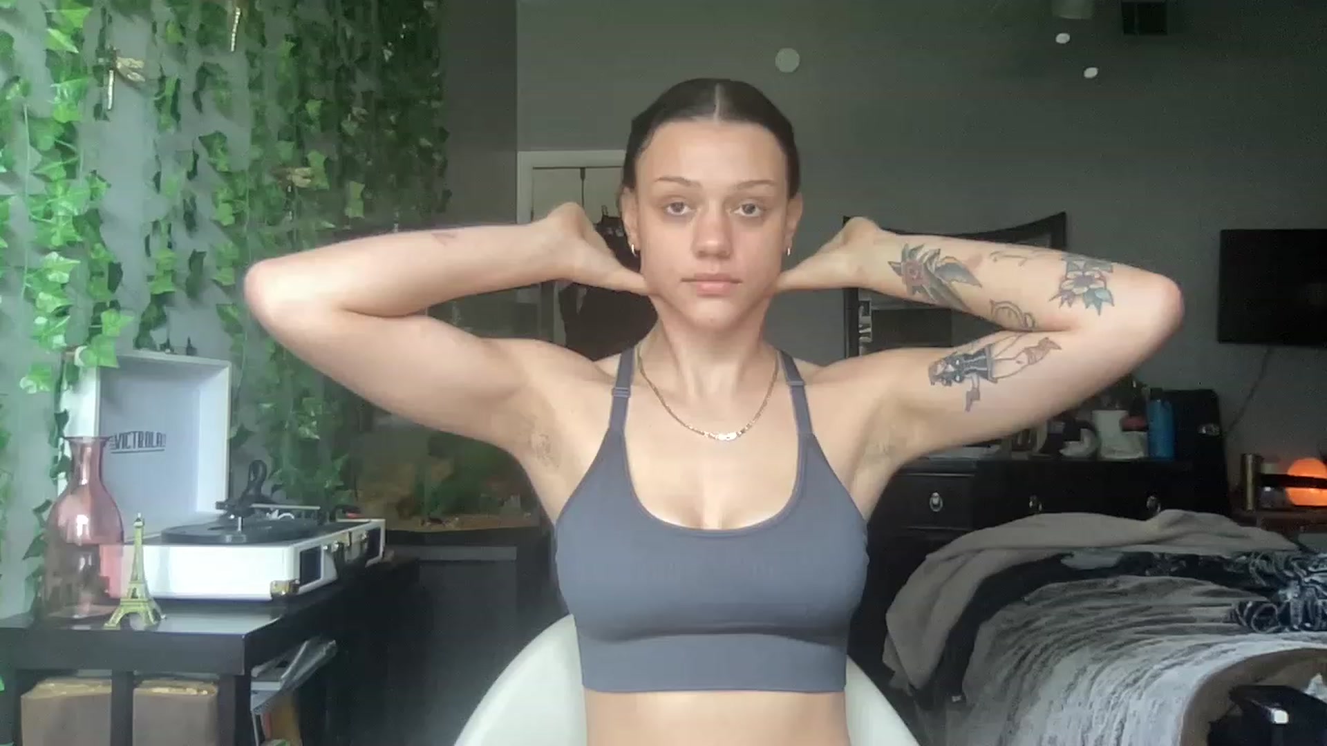 Gallery image thumbnail from bellav88's myfreecams stream on, 04/17/2023, 19:46 image 10 of 20