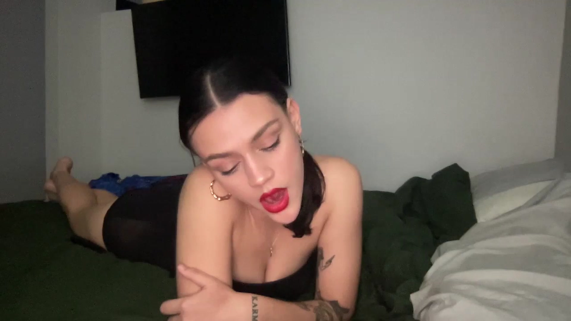 Gallery image thumbnail from bellav88's myfreecams stream on, 10/08/2023, 02:48 image 8 of 20