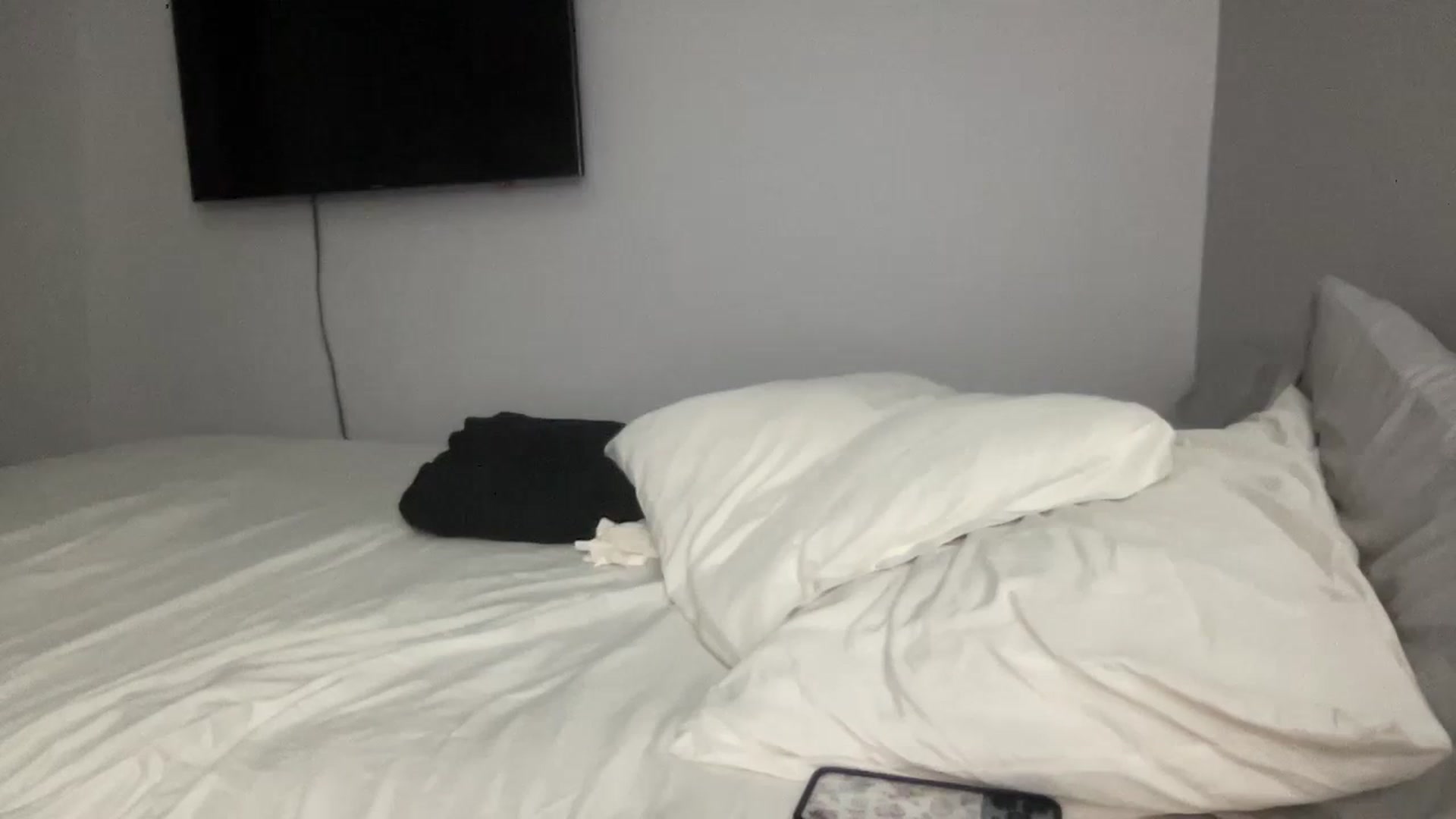 Gallery image thumbnail from bellav88's myfreecams stream on, 10/13/2023, 24:32 image 18 of 20