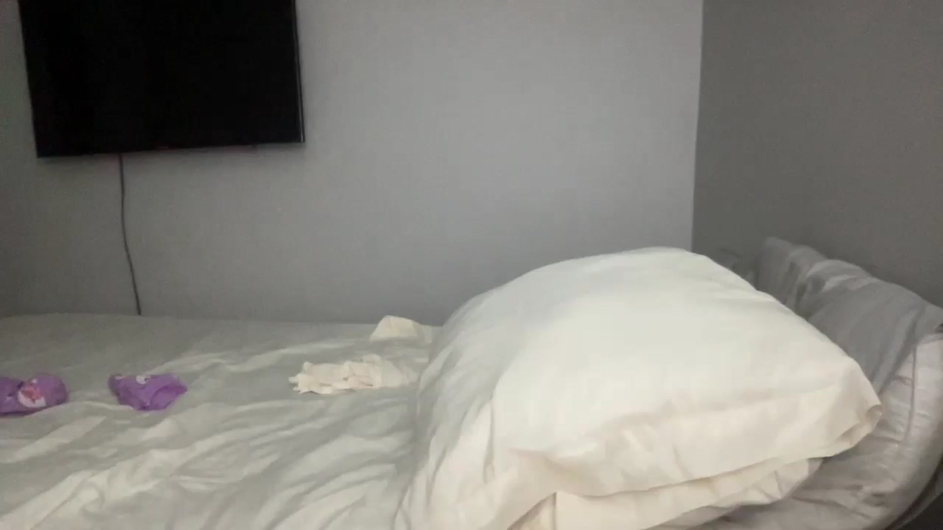 Gallery image thumbnail from bellav88's myfreecams stream on, 10/13/2023, 01:18 image 12 of 20