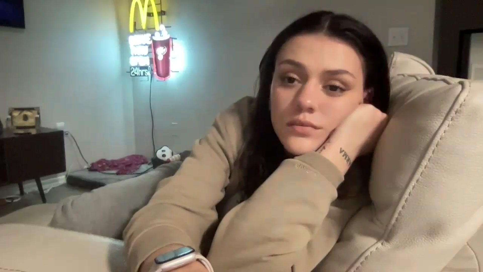 Gallery image thumbnail from bellav88's myfreecams stream on, 10/19/2023, 01:22 image 11 of 20