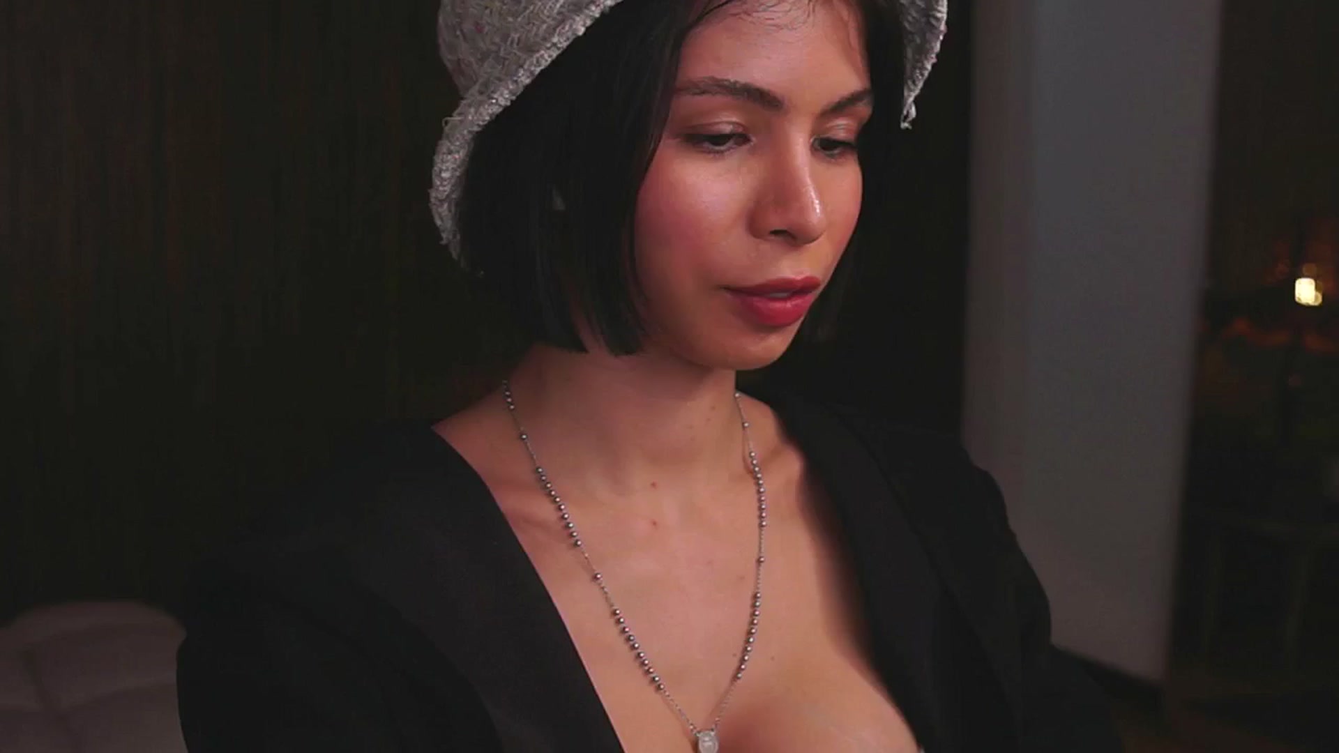 Gallery image thumbnail from belledejour's myfreecams stream on, 09/29/2025, 03:10 image 8 of 20
