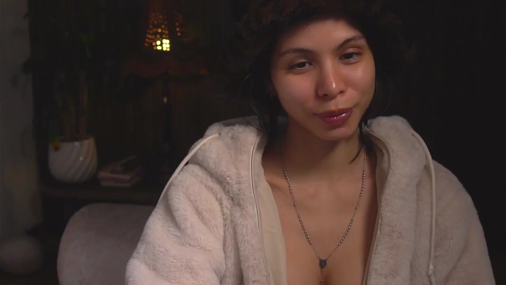 Gallery image thumbnail from belledejour's myfreecams stream on, 12/03/2025, 03:37 image 6 of 20