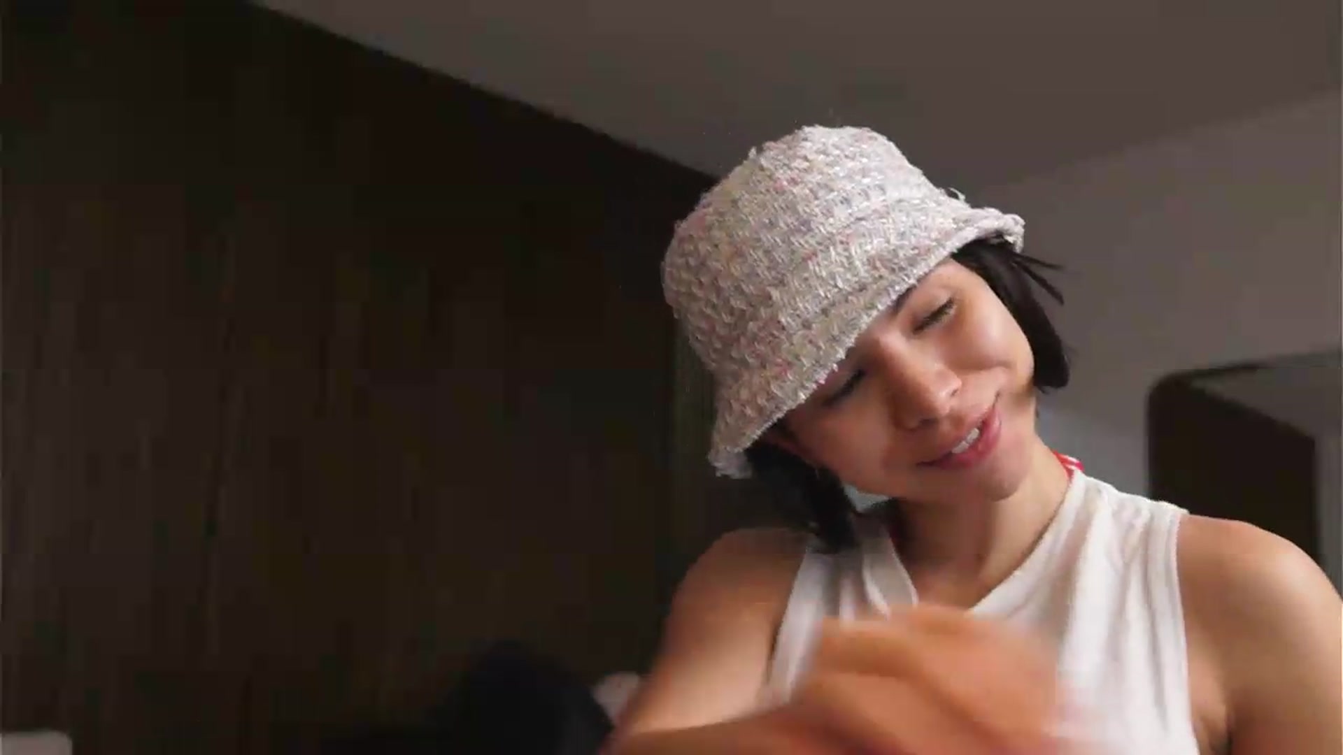 Gallery image thumbnail from belledejour's myfreecams stream on, 05/27/2026, 03:45 image 2 of 20