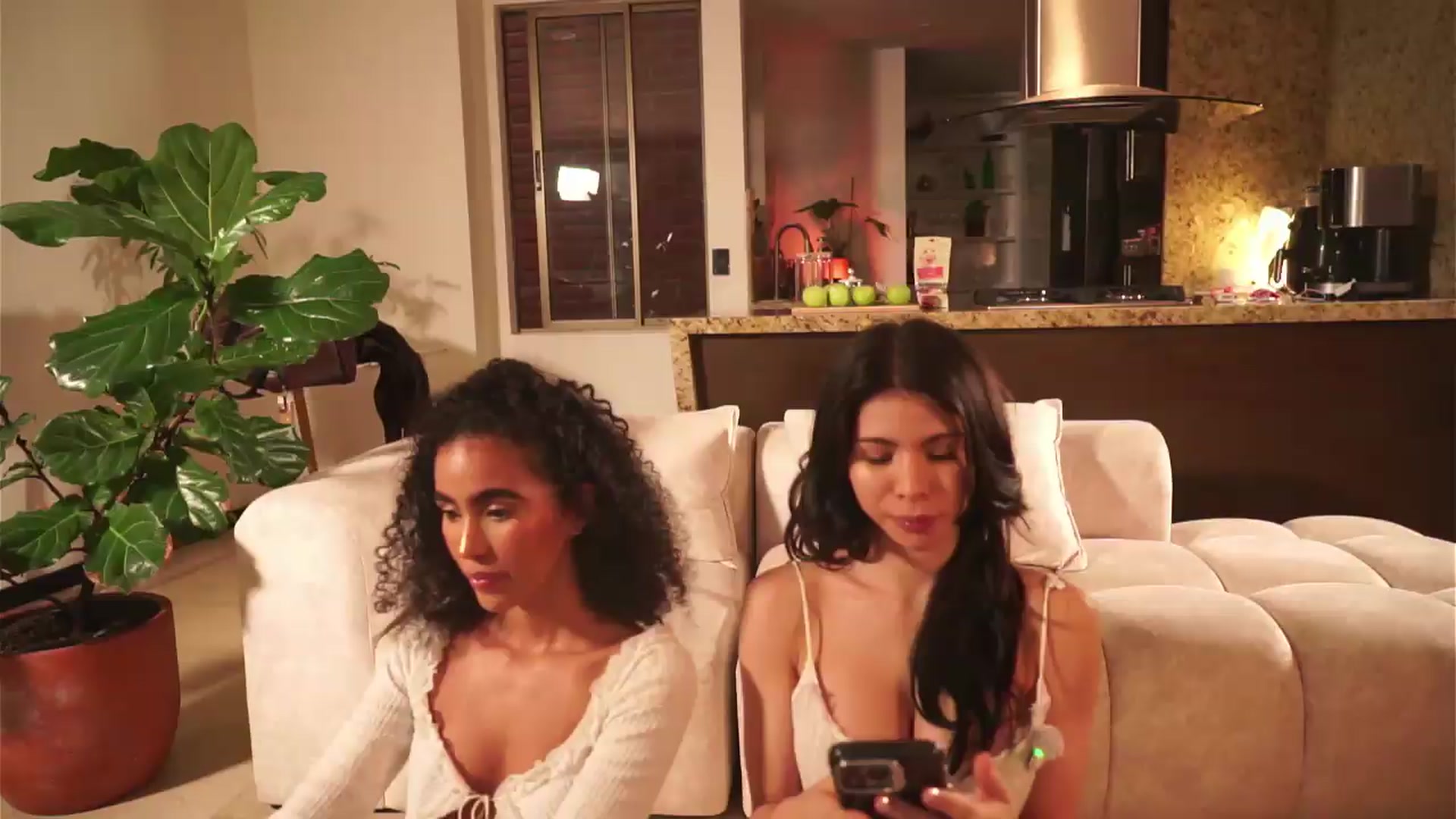 Gallery image thumbnail from belledejour's myfreecams stream on, 06/08/2026, 23:44 image 1 of 20