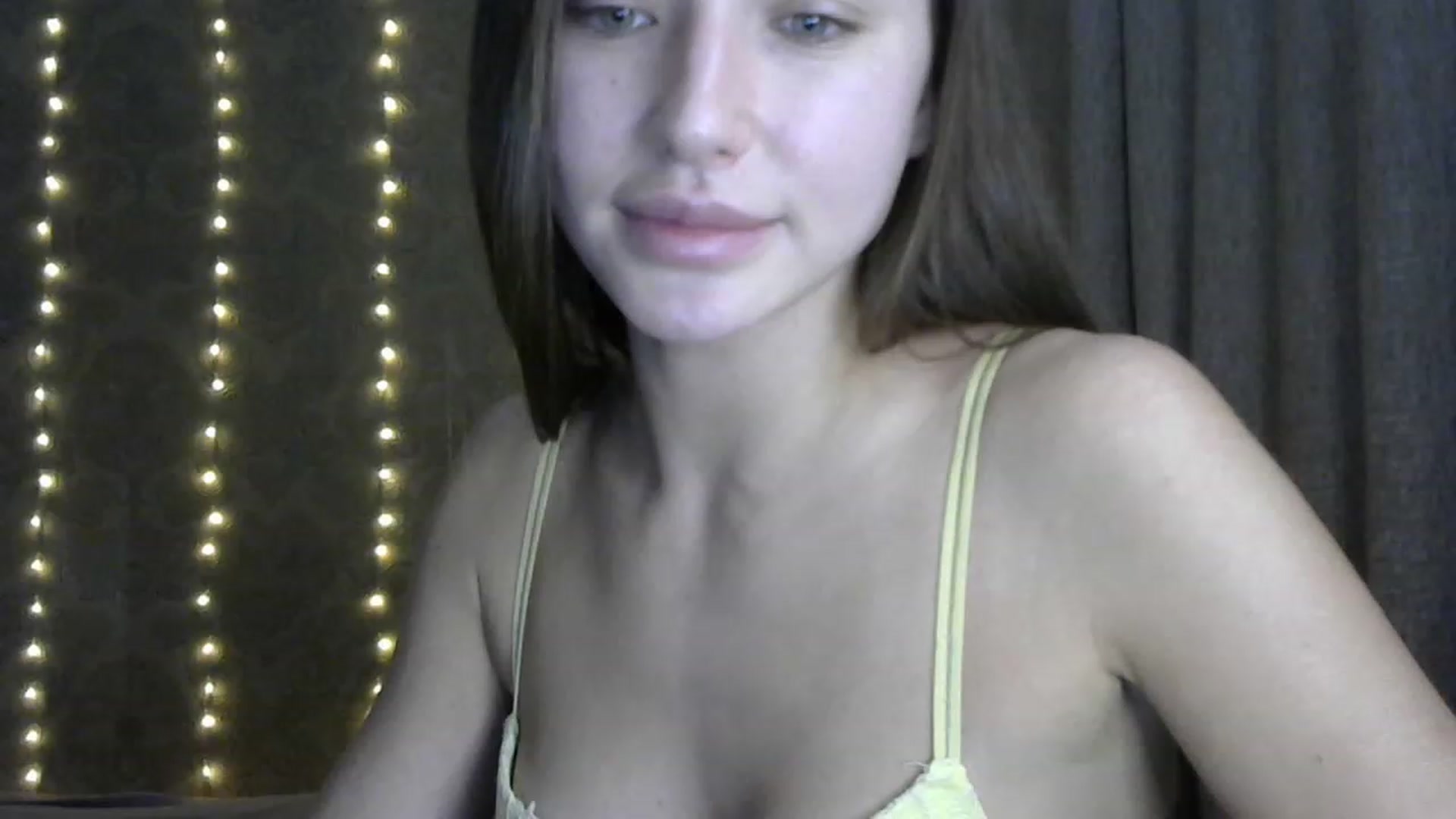 Gallery image thumbnail from bemyfriends's myfreecams stream on, 12/11/2022, 24:08 image 17 of 20