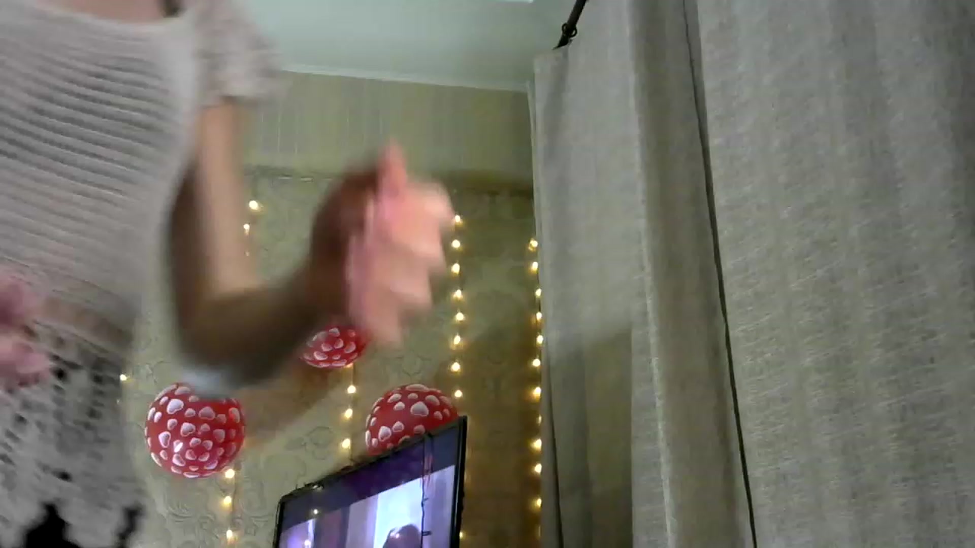 Gallery image thumbnail from bemyfriends's myfreecams stream on, 02/18/2023, 24:33 image 14 of 20