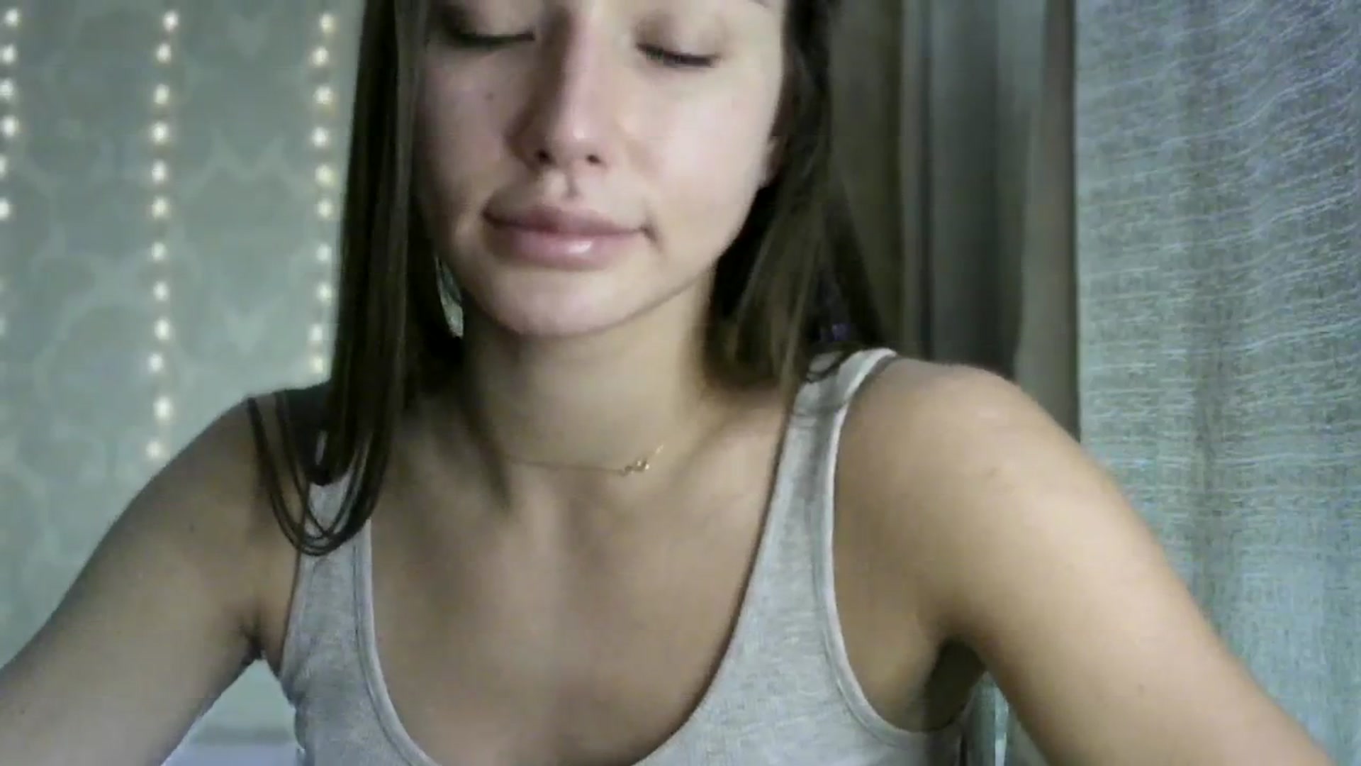 Gallery image thumbnail from bemyfriends's myfreecams stream on, 10/18/2023, 23:04 image 10 of 20