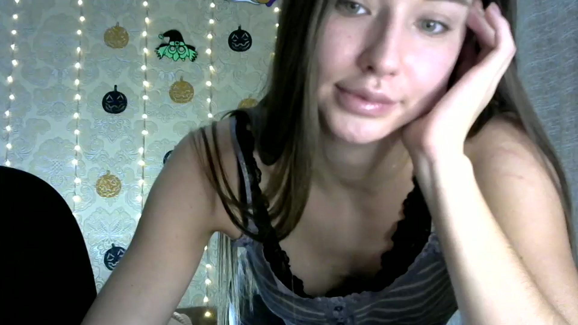 Gallery image thumbnail from bemyfriends's myfreecams stream on, 10/28/2023, 23:38 image 4 of 20