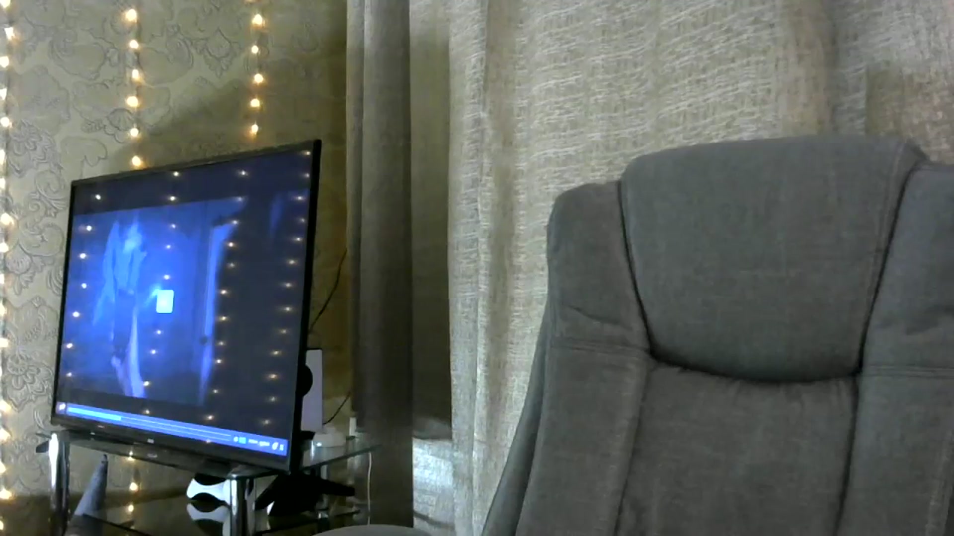 Gallery image thumbnail from bemyfriends's myfreecams stream on, 11/16/2023, 24:28 image 16 of 20