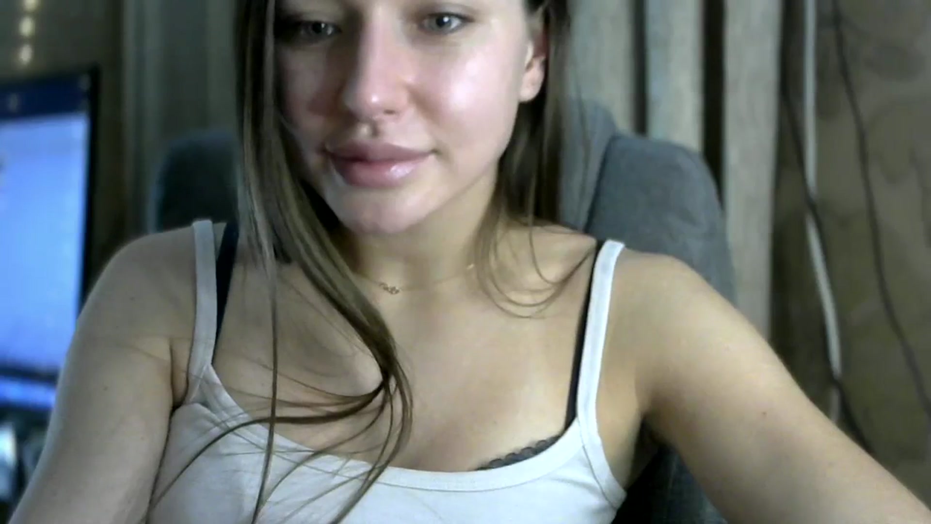 Gallery image thumbnail from bemyfriends's myfreecams stream on, 11/18/2023, 24:29 image 10 of 20