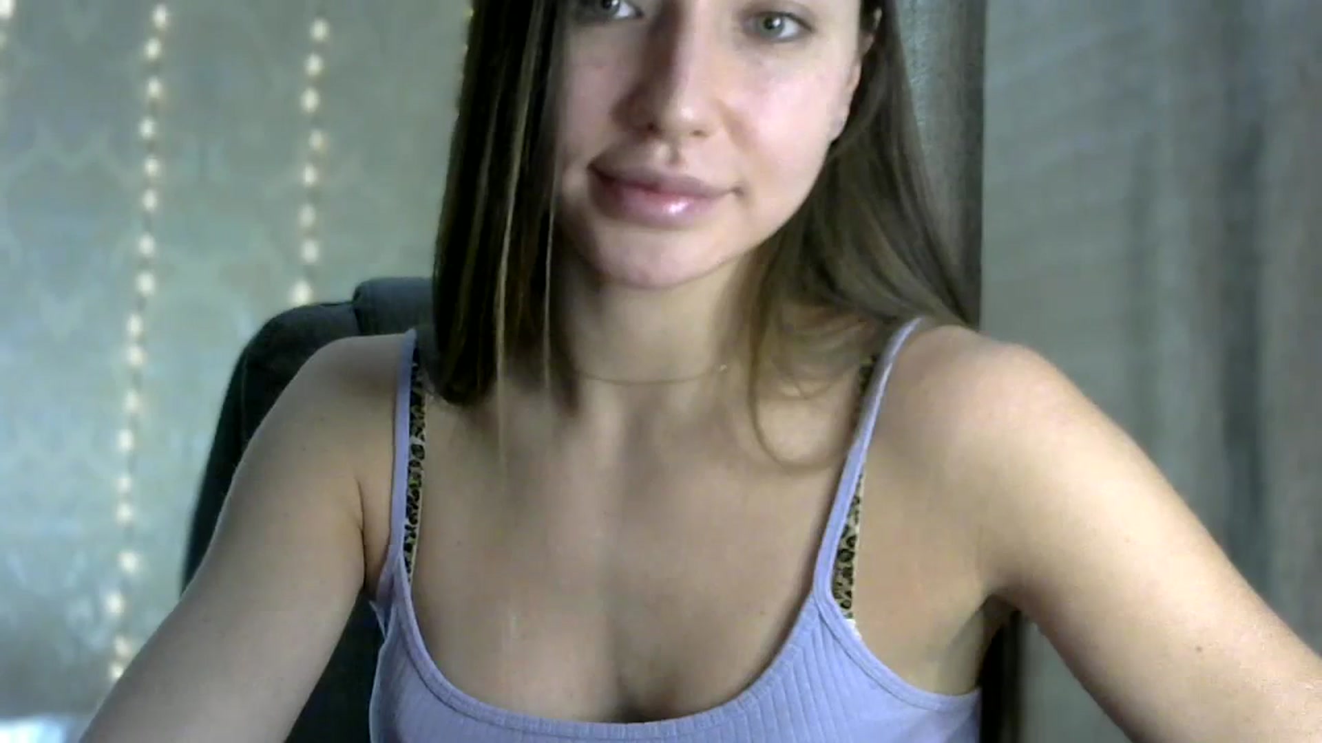 Gallery image thumbnail from bemyfriends's myfreecams stream on, 12/07/2023, 01:45 image 10 of 20