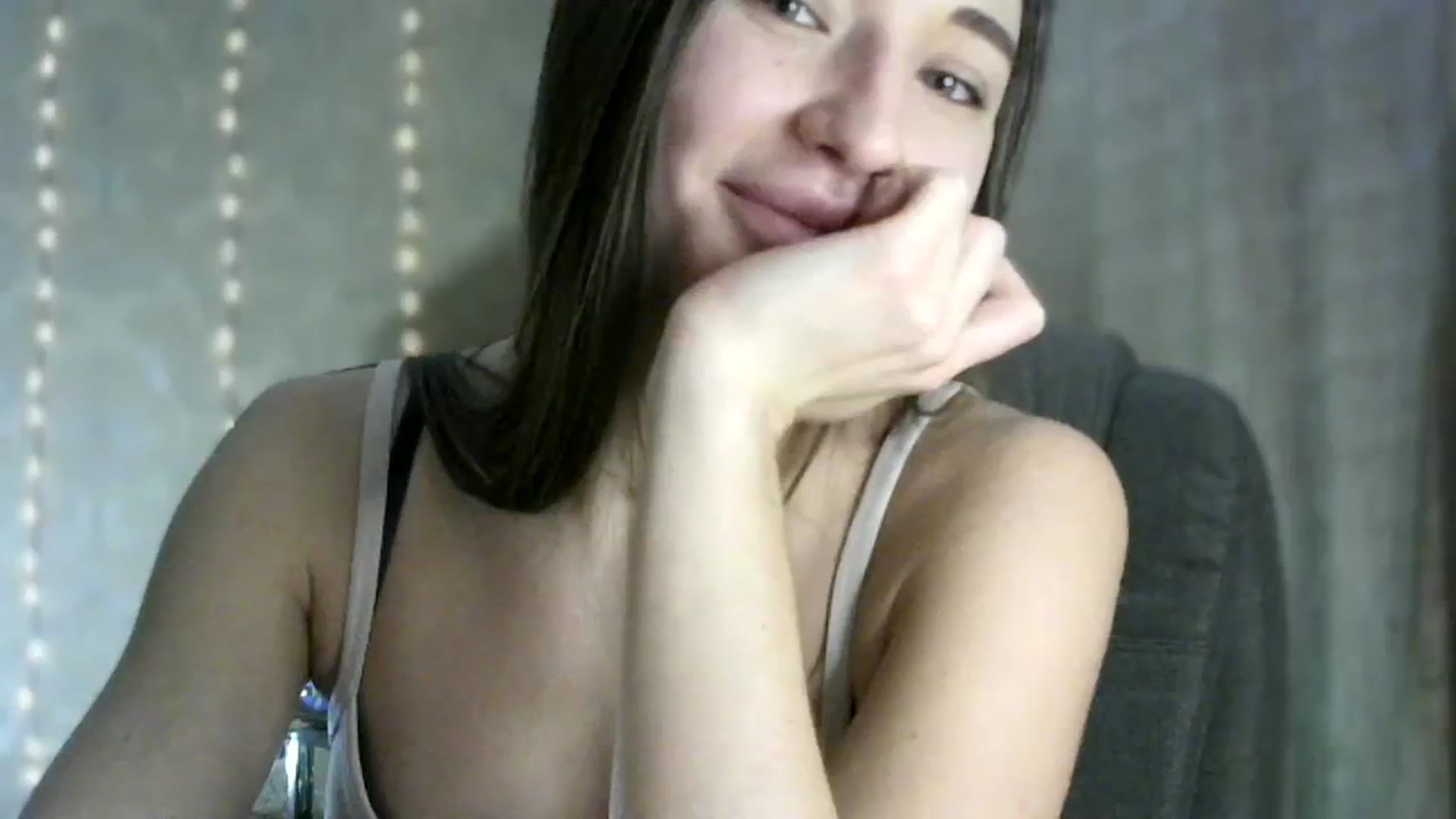 Gallery image thumbnail from bemyfriends's myfreecams stream on, 12/09/2023, 24:01 image 9 of 20