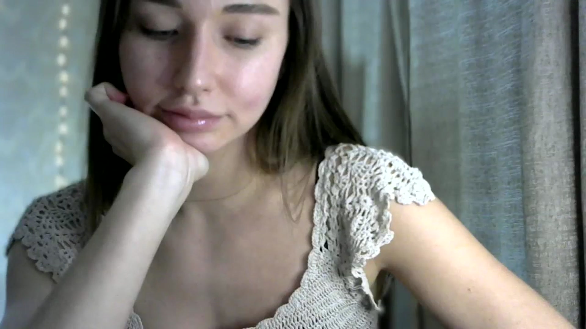 Gallery image thumbnail from bemyfriends's myfreecams stream on, 12/12/2023, 24:43 image 10 of 20