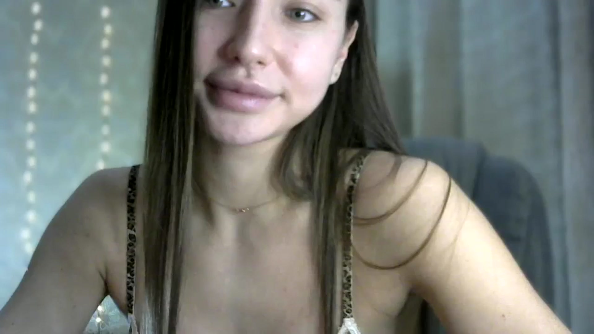 Gallery image thumbnail from bemyfriends's myfreecams stream on, 12/17/2023, 01:14 image 6 of 20