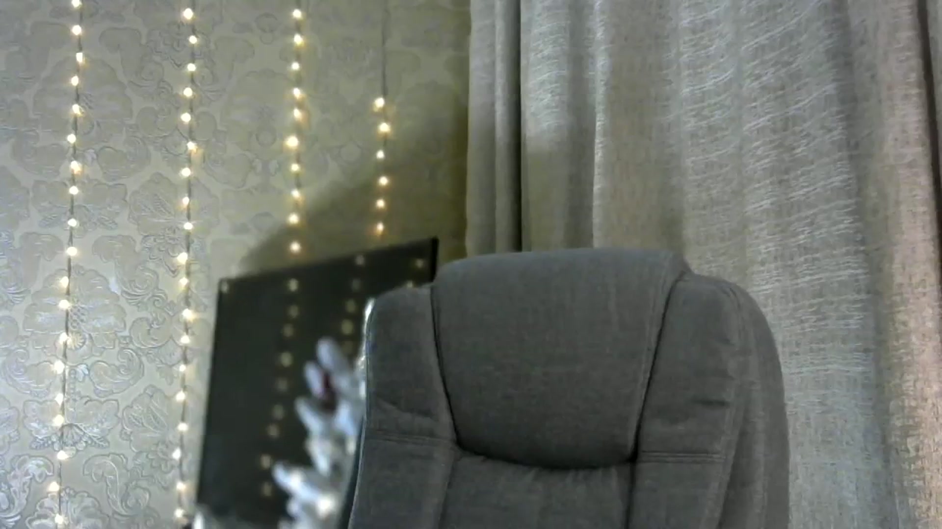 Gallery image thumbnail from bemyfriends's myfreecams stream on, 12/22/2023, 24:04 image 12 of 20