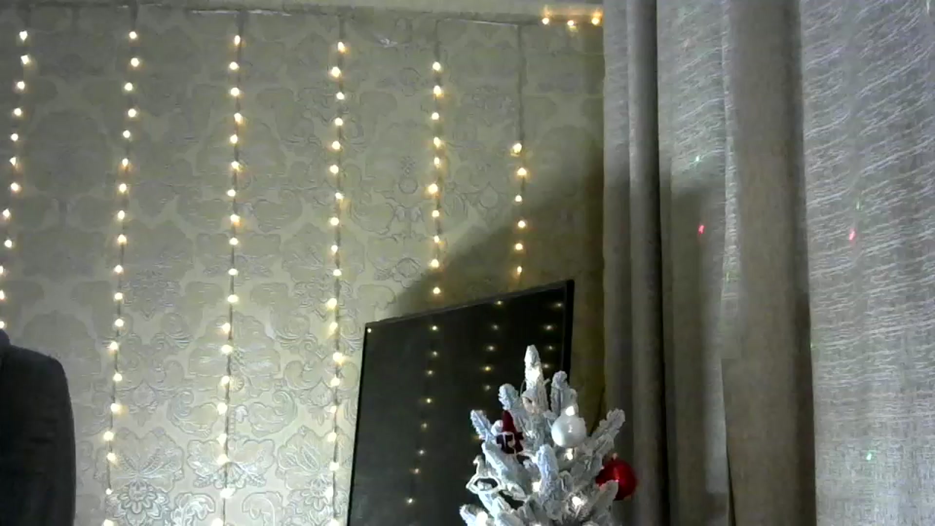 Gallery image thumbnail from bemyfriends's myfreecams stream on, 12/24/2023, 24:00 image 11 of 20