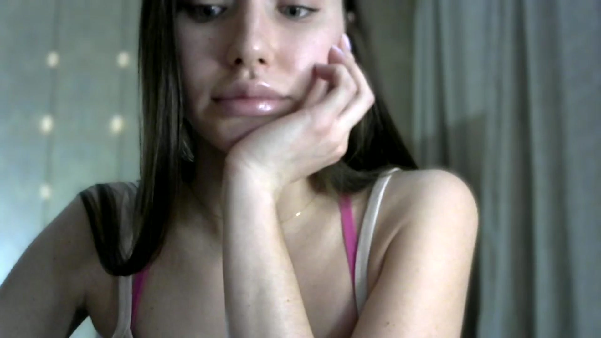 Gallery image thumbnail from bemyfriends's myfreecams stream on, 04/28/2024, 24:13 image 6 of 20