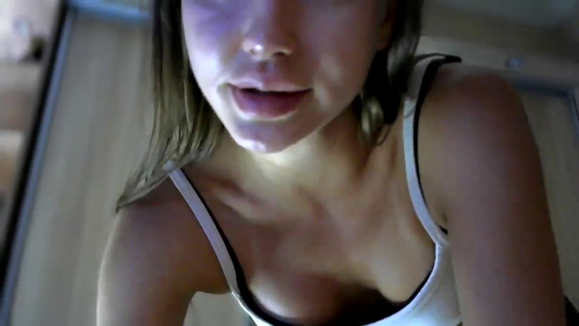 Gallery image thumbnail from bemyfriends's myfreecams stream on, 08/31/2024, 23:10 image 16 of 20