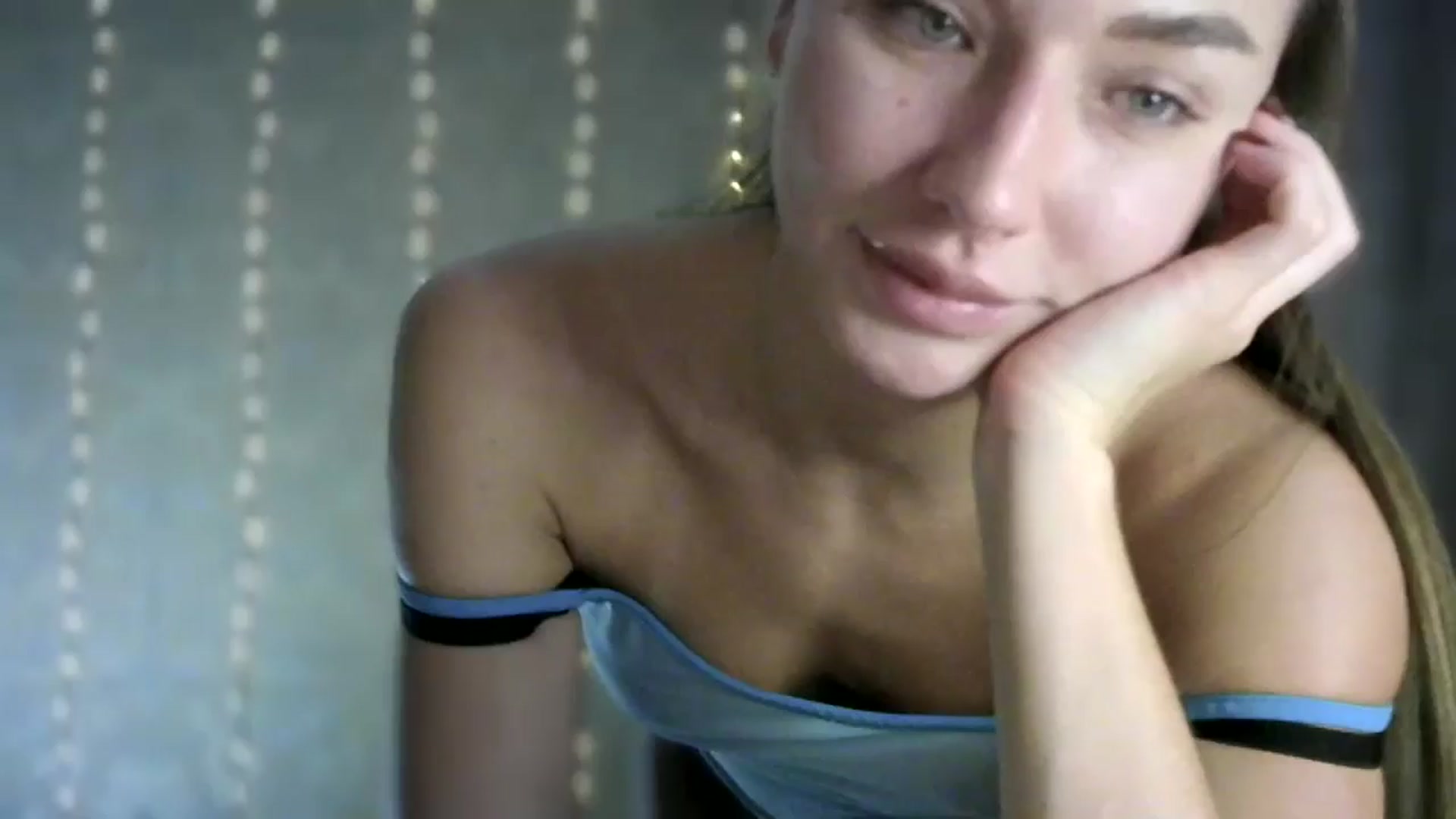 Gallery image thumbnail from bemyfriends's myfreecams stream on, 10/18/2024, 23:56 image 7 of 20
