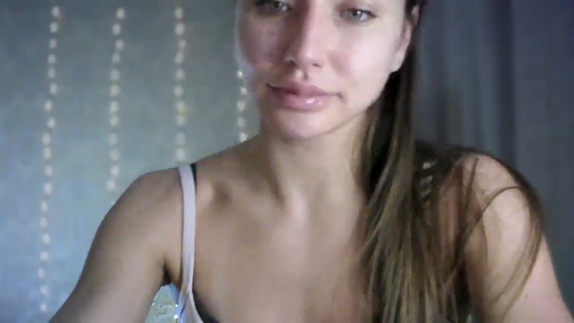 Gallery image thumbnail from bemyfriends's myfreecams stream on, 10/19/2024, 23:13 image 19 of 20
