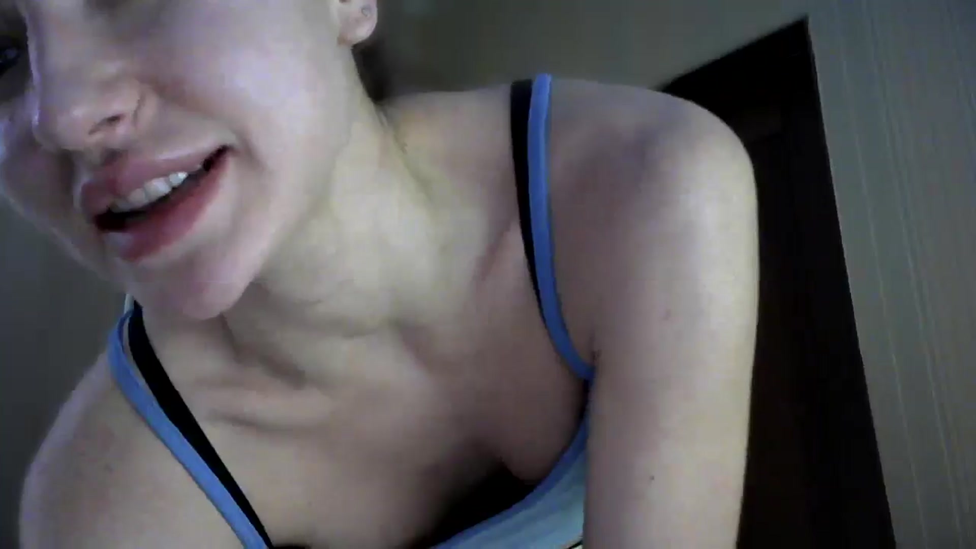 Gallery image thumbnail from bemyfriends's myfreecams stream on, 03/25/2025, 01:15 image 15 of 20