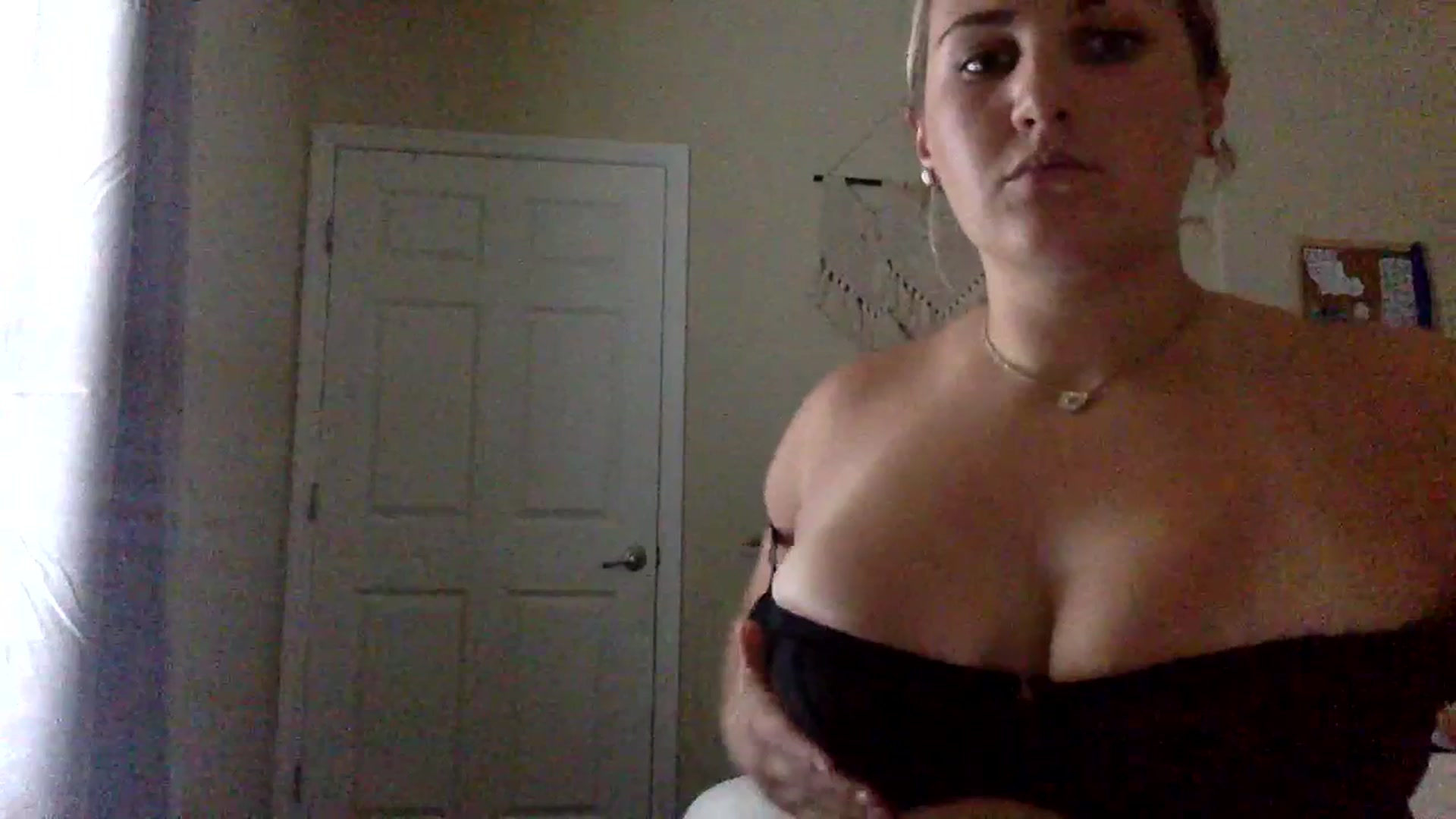 Gallery image thumbnail from berryboo22's myfreecams stream on, 06/29/2023, 23:19 image 20 of 20