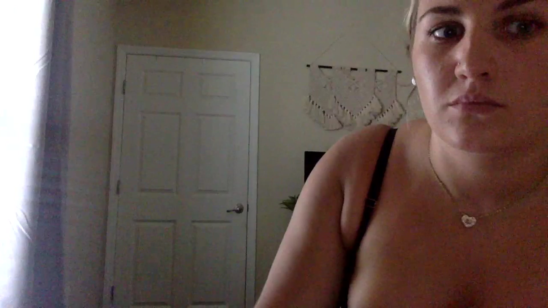 Gallery image thumbnail from berryboo22's myfreecams stream on, 06/29/2023, 23:19 image 14 of 20
