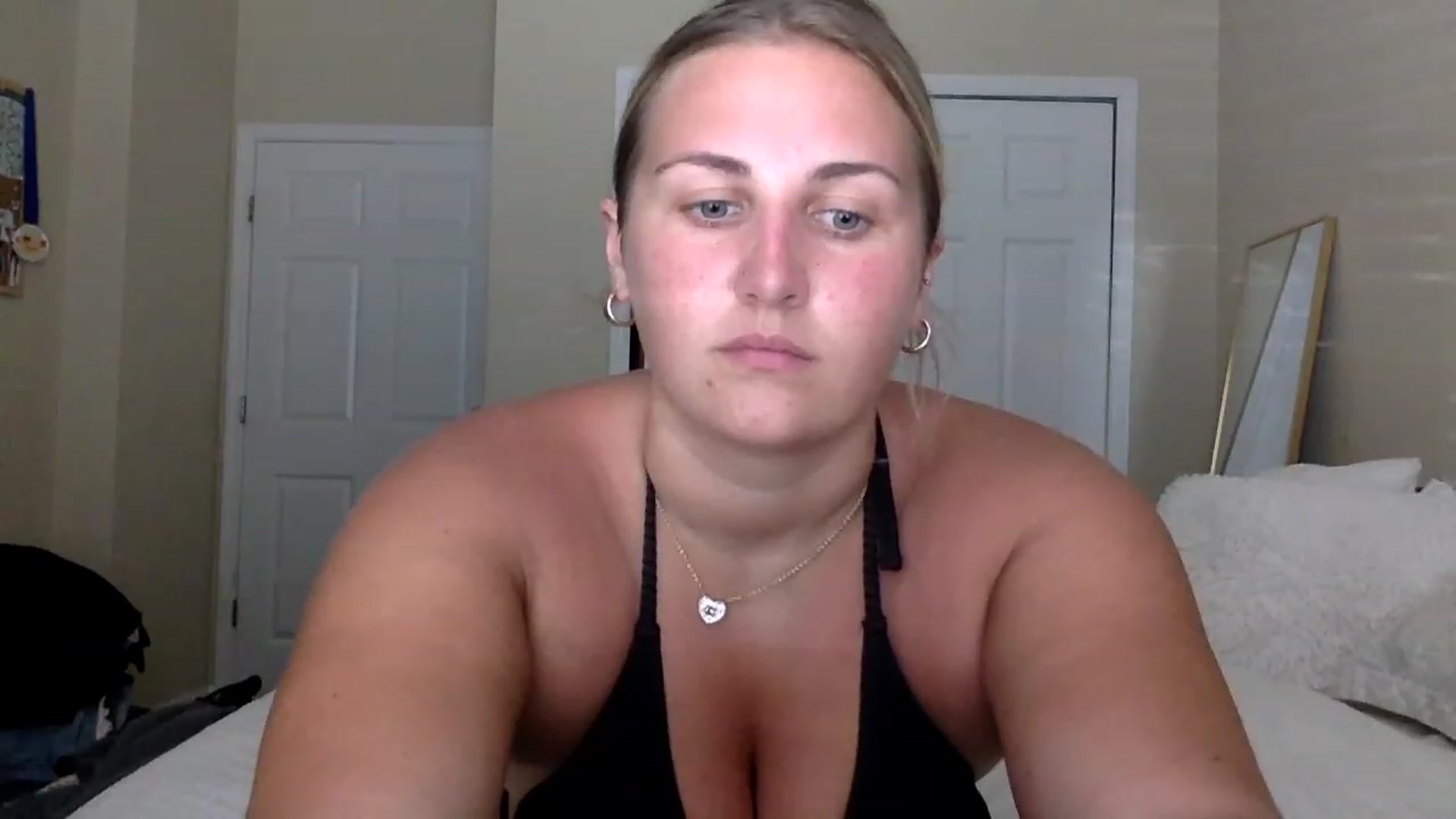 Gallery image thumbnail from berryboo22's myfreecams stream on, 06/30/2023, 19:21 image 5 of 20