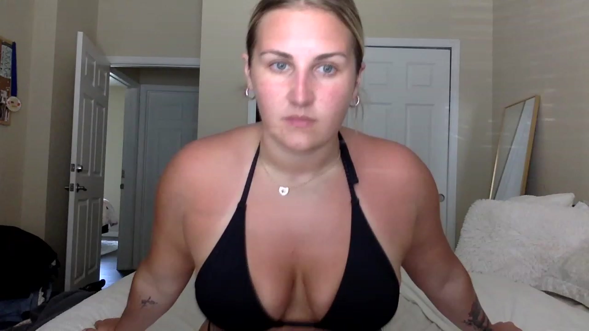 Gallery image thumbnail from berryboo22's myfreecams stream on, 06/30/2023, 19:21 image 1 of 20