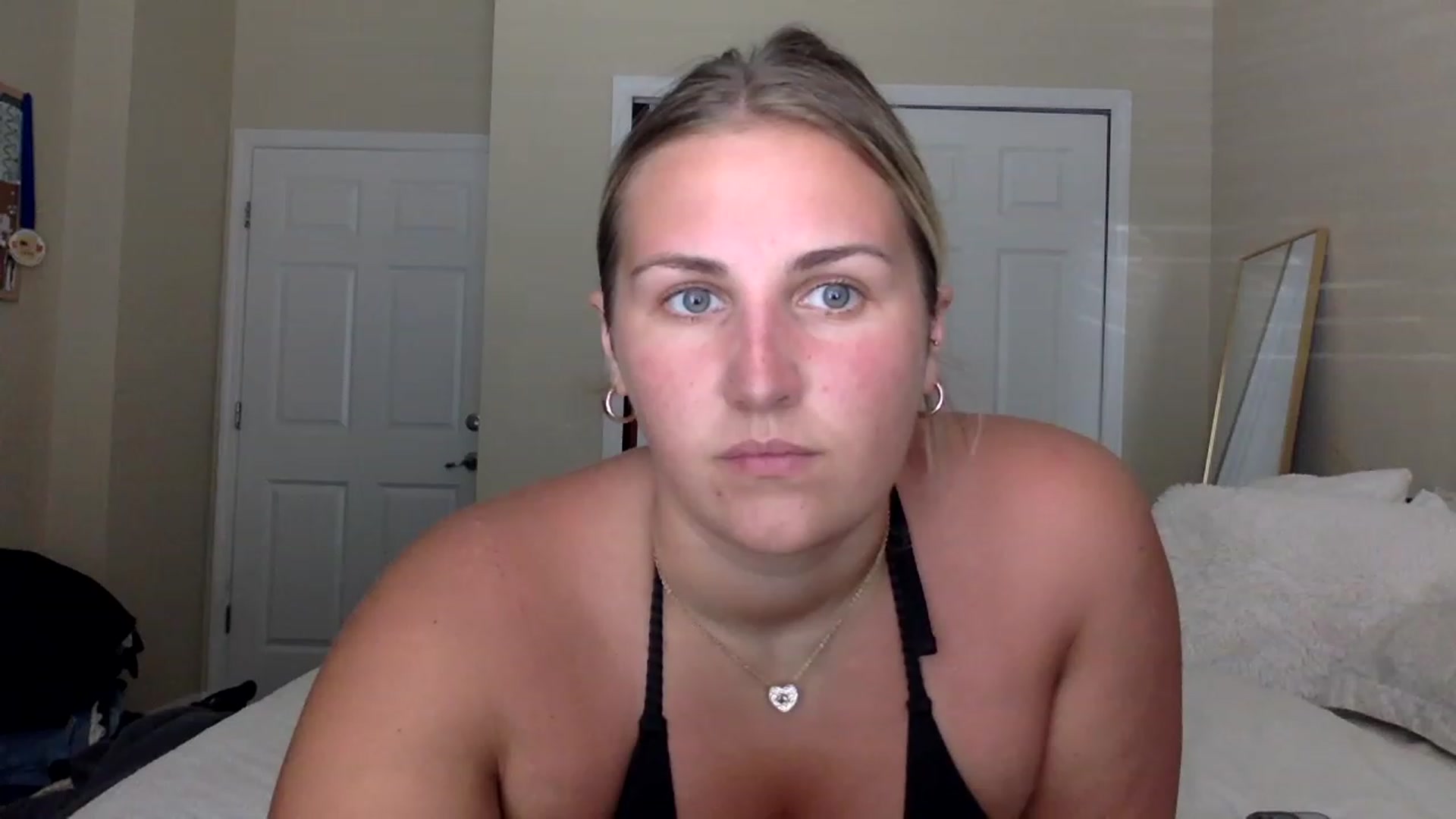 Gallery image thumbnail from berryboo22's myfreecams stream on, 06/30/2023, 19:21 image 12 of 20