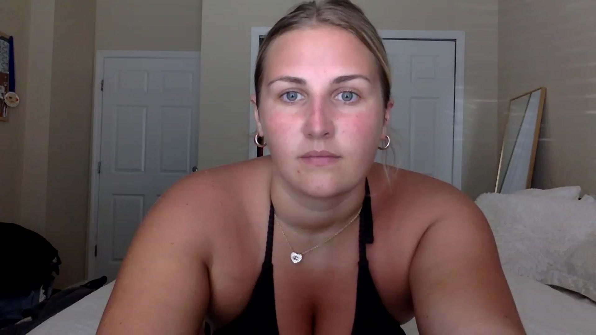 Gallery image thumbnail from berryboo22's myfreecams stream on, 06/30/2023, 19:21 image 6 of 20