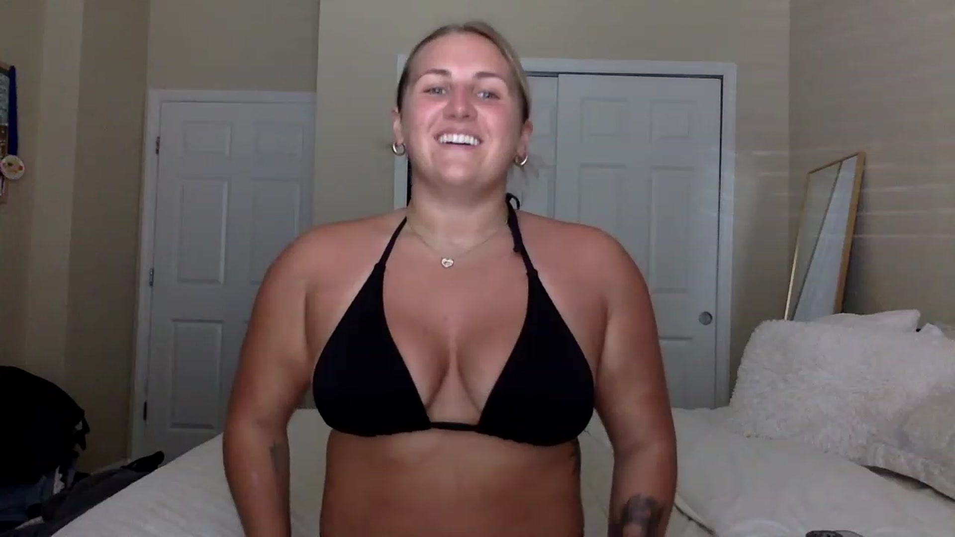 Gallery image thumbnail from berryboo22's myfreecams stream on, 06/30/2023, 19:21 image 15 of 20