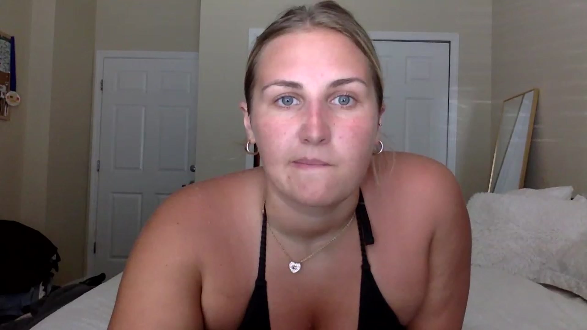 Gallery image thumbnail from berryboo22's myfreecams stream on, 06/30/2023, 19:21 image 7 of 20
