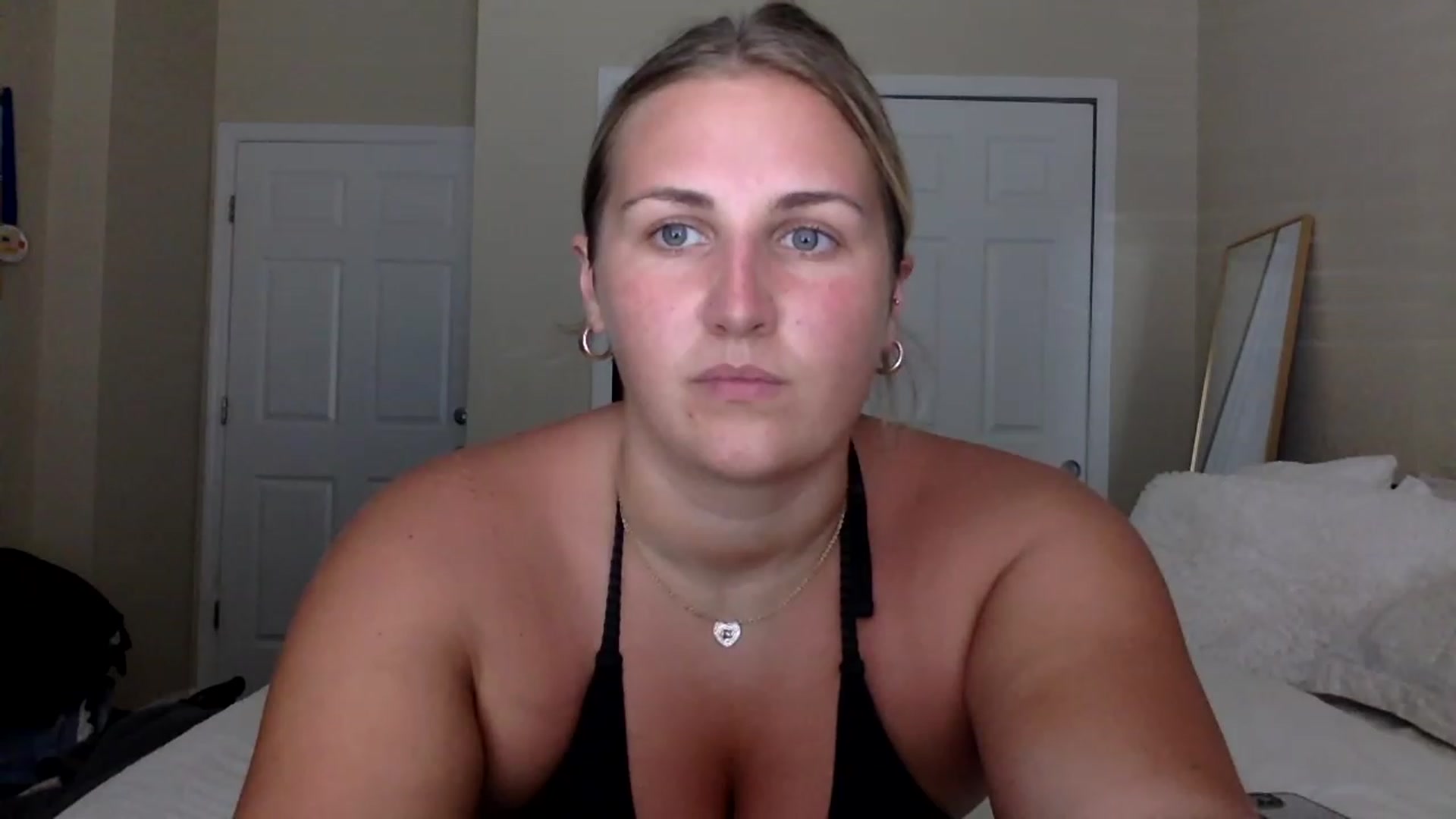 Gallery image thumbnail from berryboo22's myfreecams stream on, 06/30/2023, 19:21 image 13 of 20