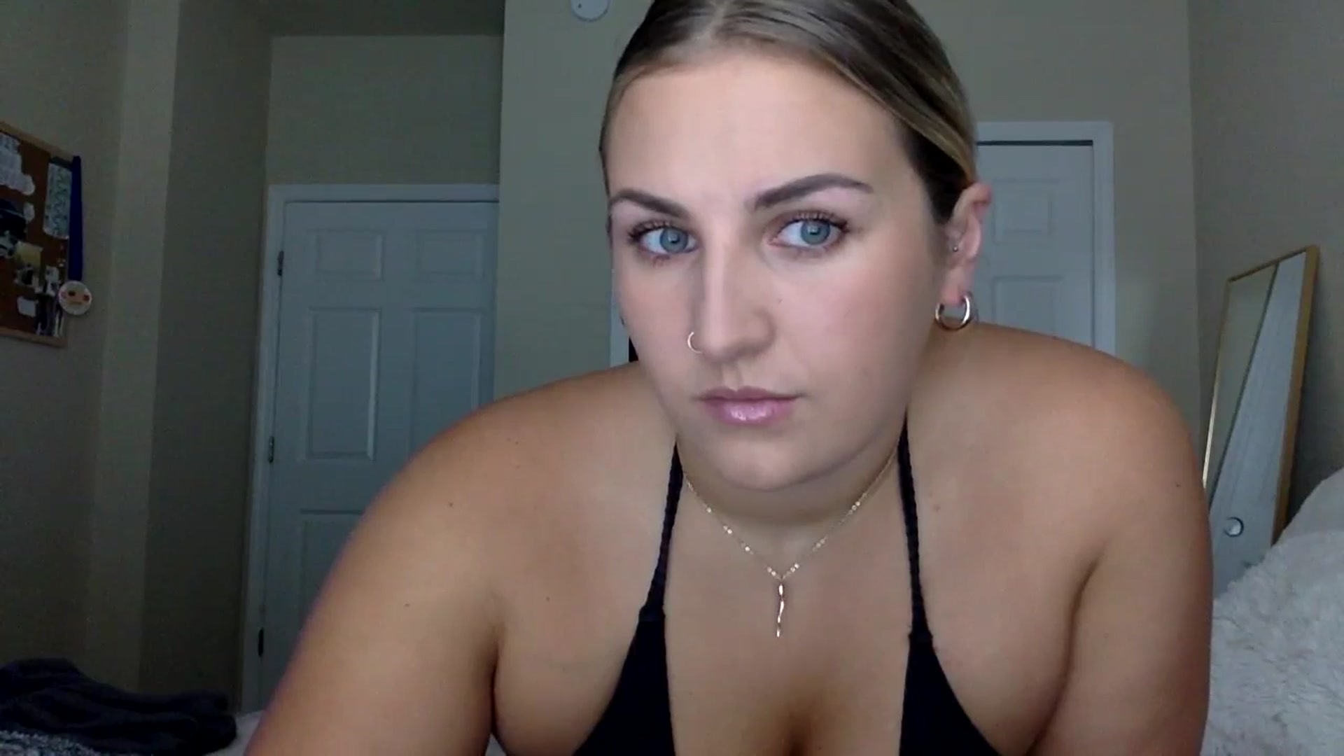 Gallery image thumbnail from berryboo22's myfreecams stream on, 07/24/2023, 18:18 image 16 of 20