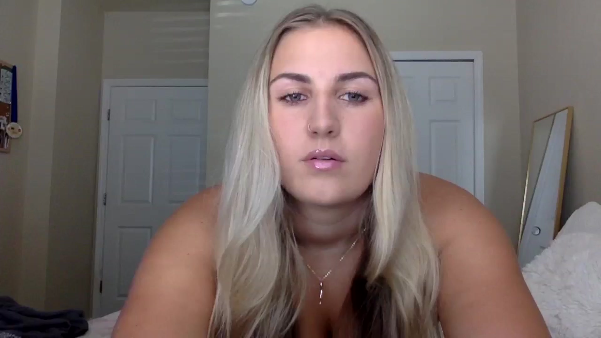 Gallery image thumbnail from berryboo22's myfreecams stream on, 07/24/2023, 18:18 image 9 of 20